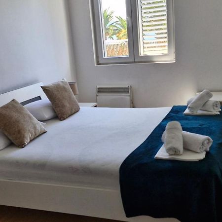 Chic Apartment In The City Center By The Sea Tivat Buitenkant foto