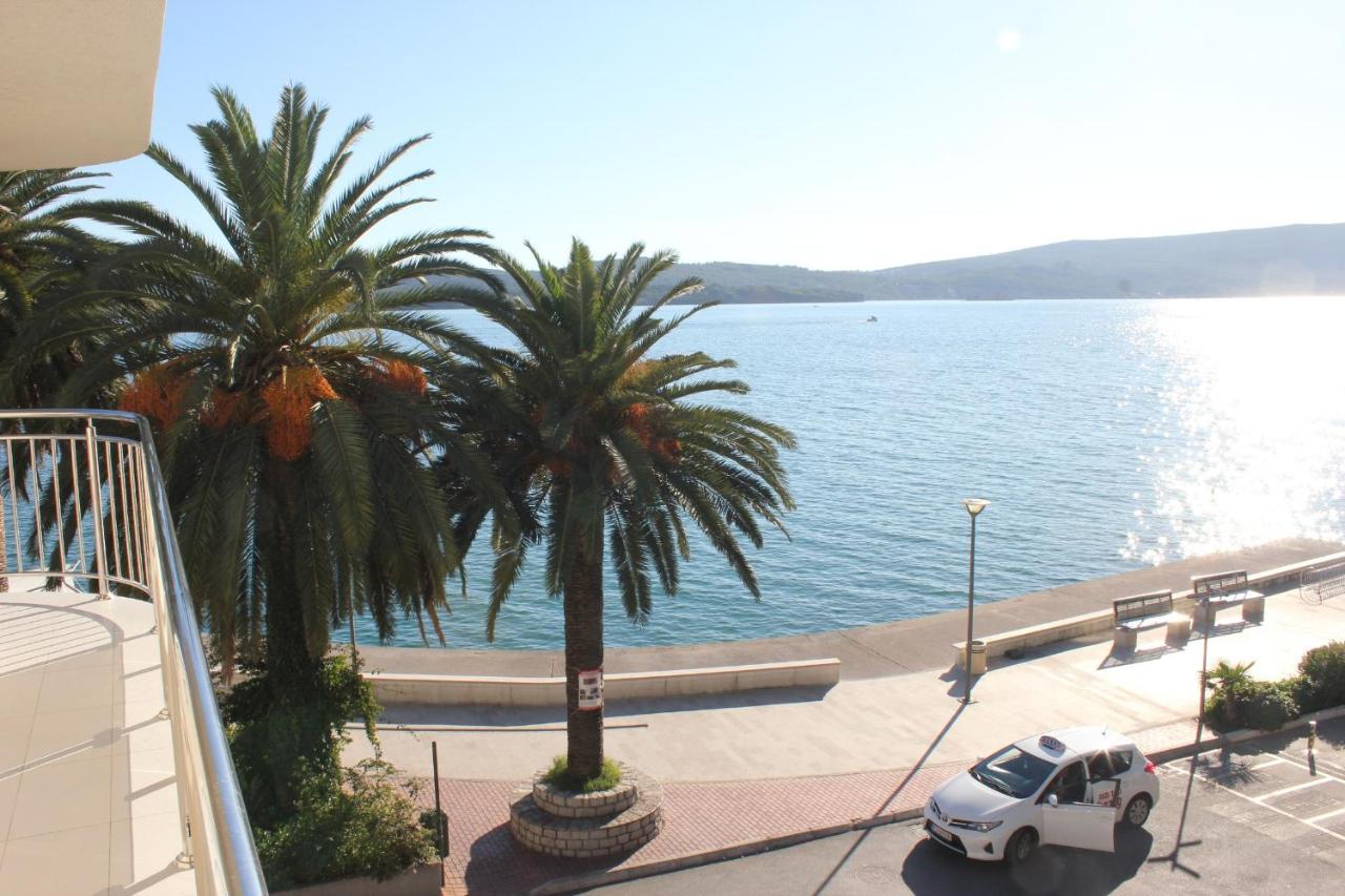 Chic Apartment In The City Center By The Sea Tivat Buitenkant foto