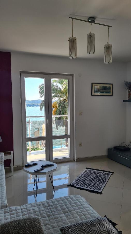 Chic Apartment In The City Center By The Sea Tivat Buitenkant foto