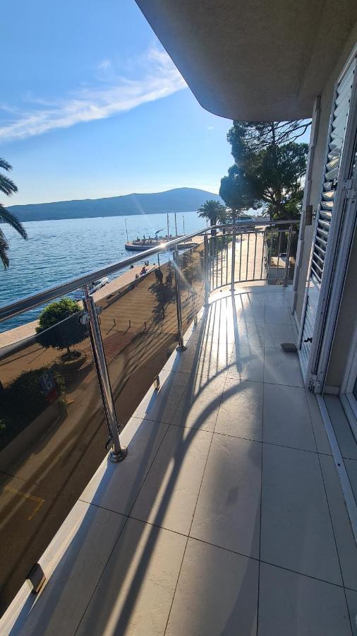 Chic Apartment In The City Center By The Sea Tivat Buitenkant foto
